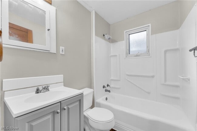 Building Photo - 4118 Clybourne Ave