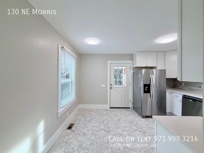 Building Photo - 130 NE Morris-