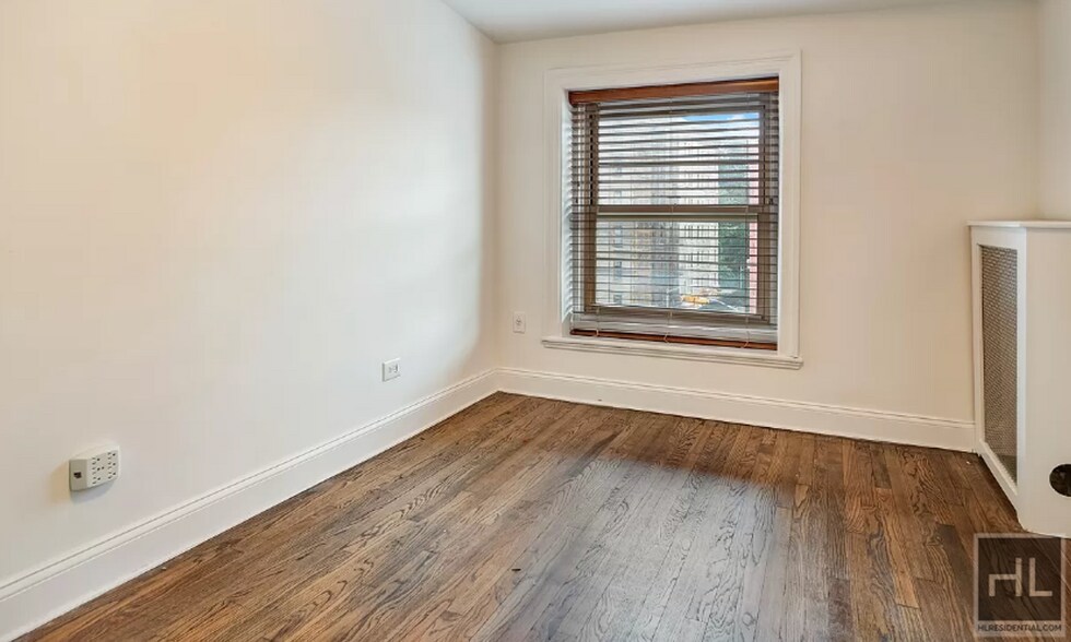 Building Photo - GORGEOUS Greenwich Village Real 1 Bedroom ...