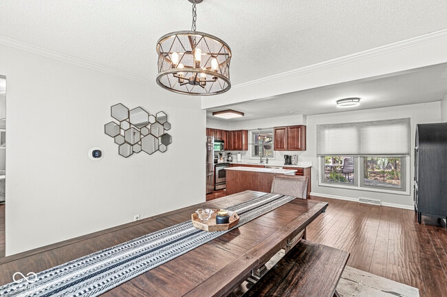 Building Photo - 6542 Kingman Dr