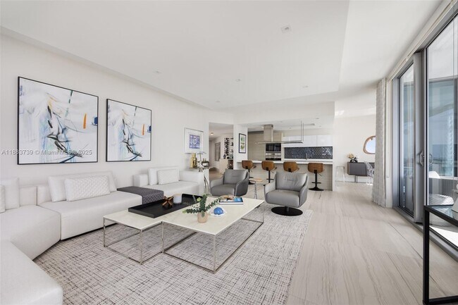 Building Photo - 17301 Biscayne Blvd