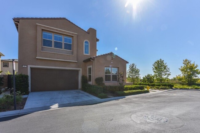 Building Photo - 4bd/4.5ba Single Family House w/ VIEW Gated Community Altair Irvine for rent