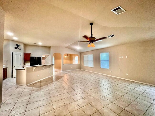 Building Photo - House For Lease Pflugerville