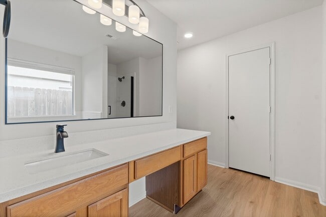 Building Photo - 29030 Fox Fountain Ln