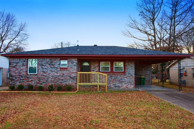 Primary Photo - 6510 Farmstead Rd