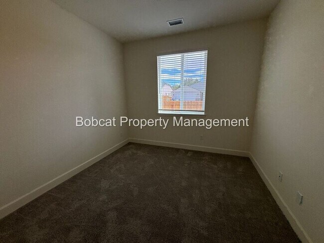 Building Photo - 1484 W Sunset Way