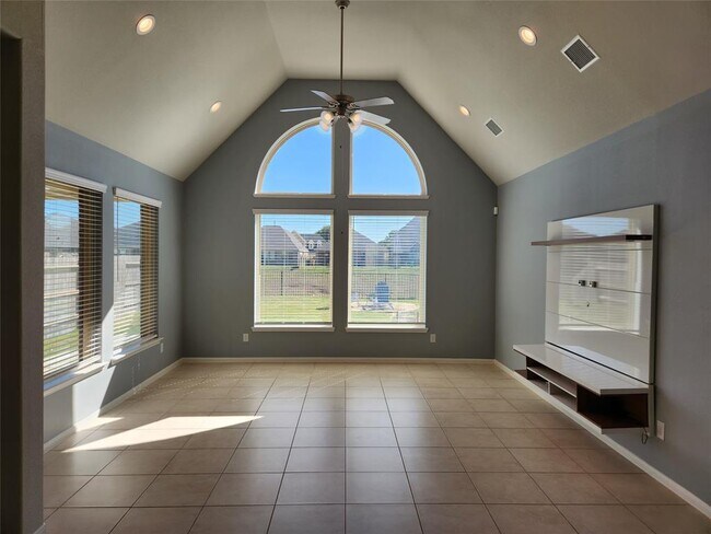 Building Photo - 119 Covington Ct