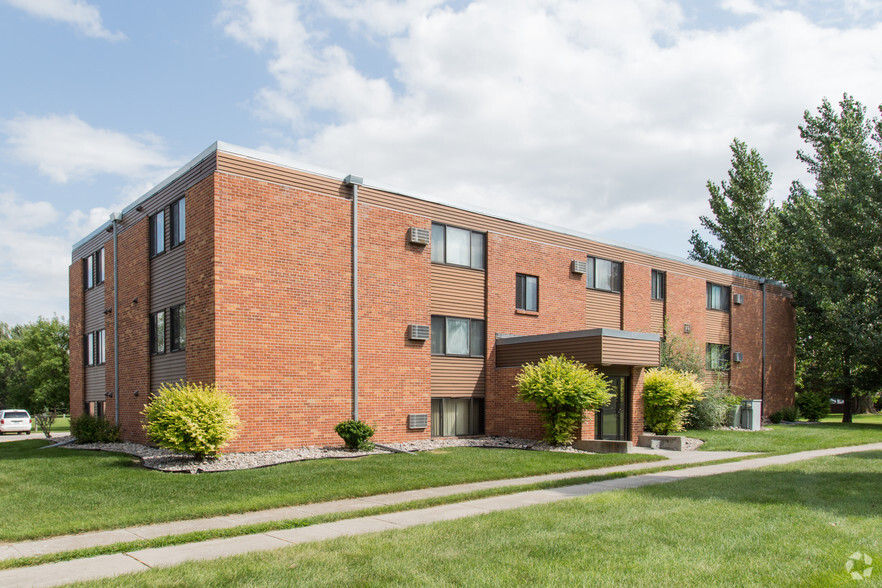 Park 36 Apartments (821) - Silver Leaf Property Management - Grand Forks