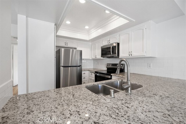 Building Photo - 608 36th St