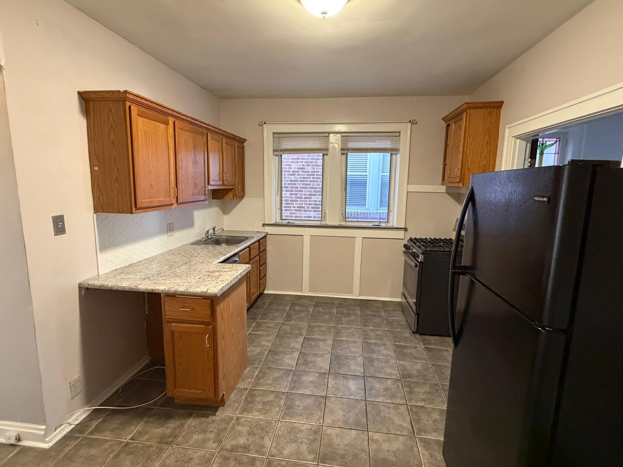 Building Photo - 5042 Mardel Ave