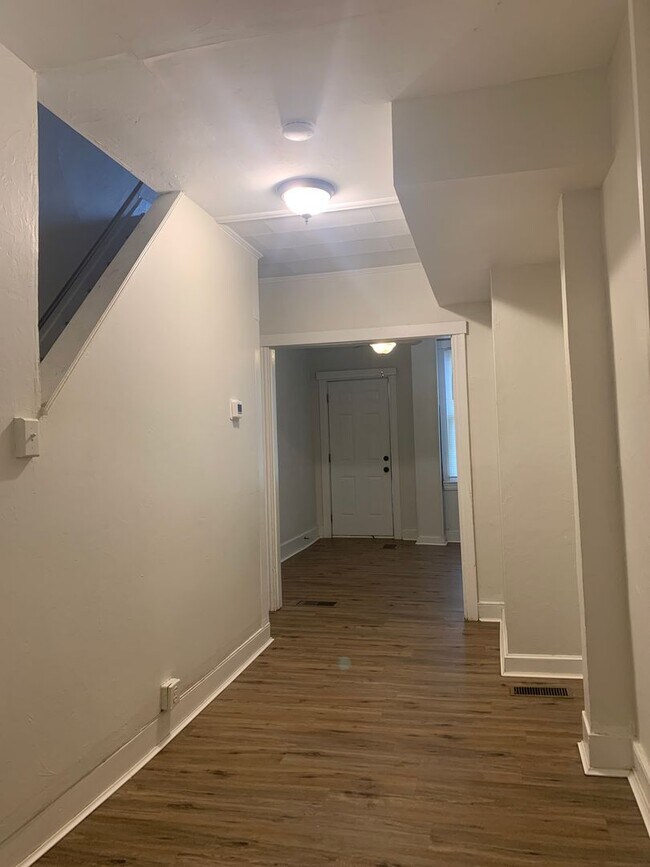 Building Photo - Future Rental-Cozy 1 Bedroom House with bo...