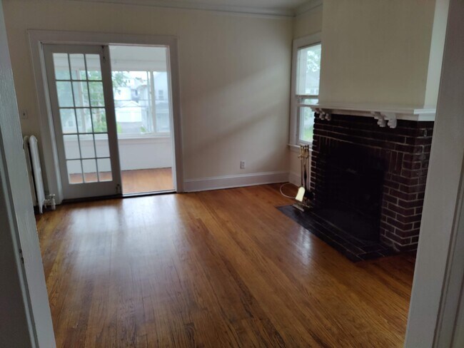 Building Photo - 145 Dover Rd