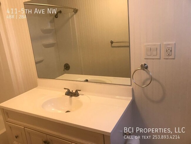 Building Photo - 411-5th Ave NW-