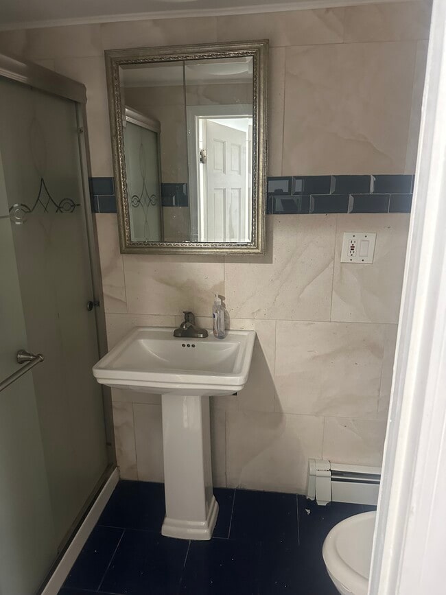 Building Photo - 163 Latham Rd