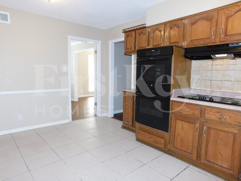 Building Photo - 4832 Rolling Meadows Dr