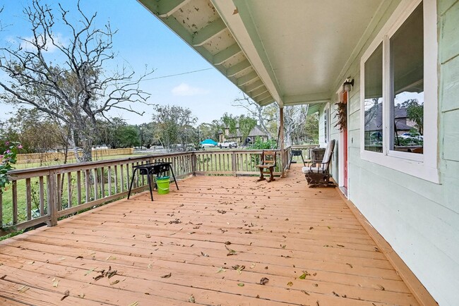 Building Photo - 1627 Texas Ave