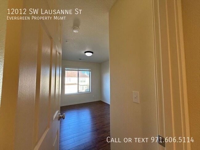 Building Photo - 12012 SW Lausanne St