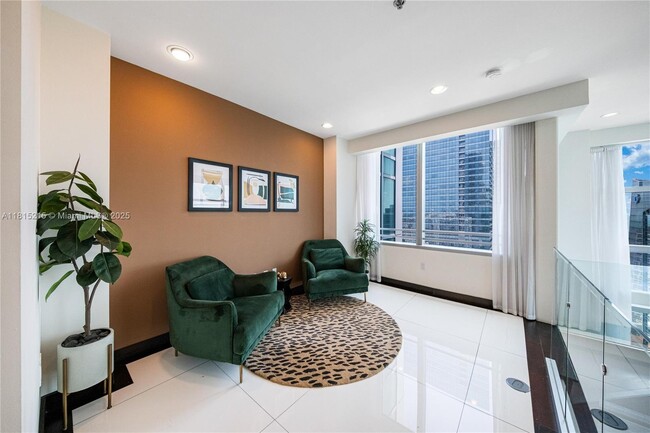 Building Photo - 1395 Brickell Ave