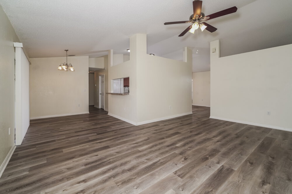 Building Photo - 7172 Summit Dr