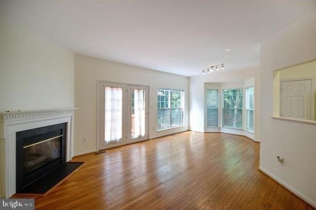 Building Photo - 5520 Jowett Ct