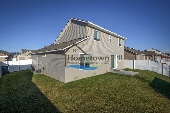 Building Photo - Spacious 4 bed 2.5 bath Home in Post Falls!