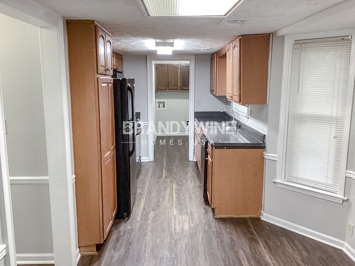 Building Photo - 8421 Timberlake Dr