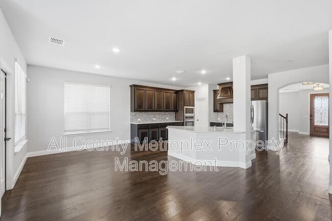 Building Photo - 3543 Beaumont Dr