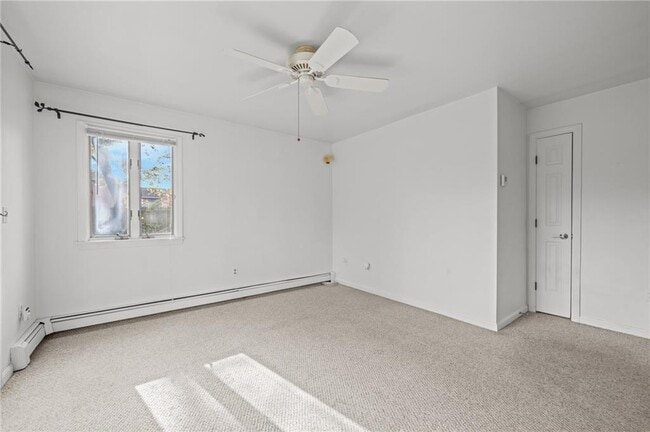 Building Photo - 18 Chapel St