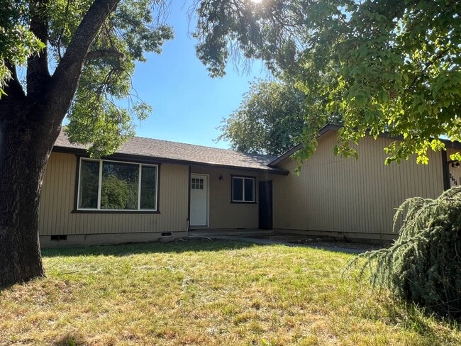 Primary Photo - 2672/2676 Upper Dr