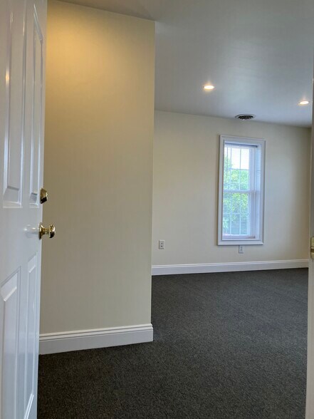 Building Photo - 509 Pine St