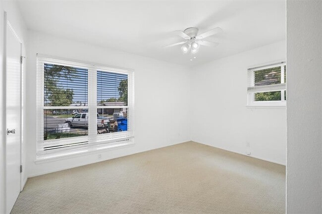 Building Photo - 8600 Clarewood Cir