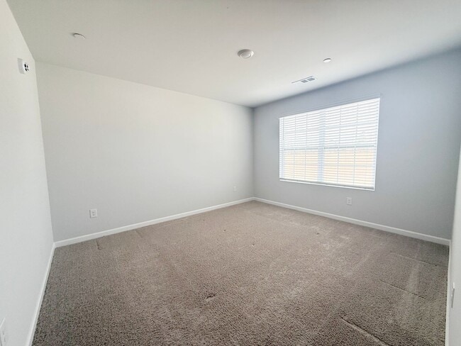 Building Photo - Newly Built 3 Bedroom Home - Baxter