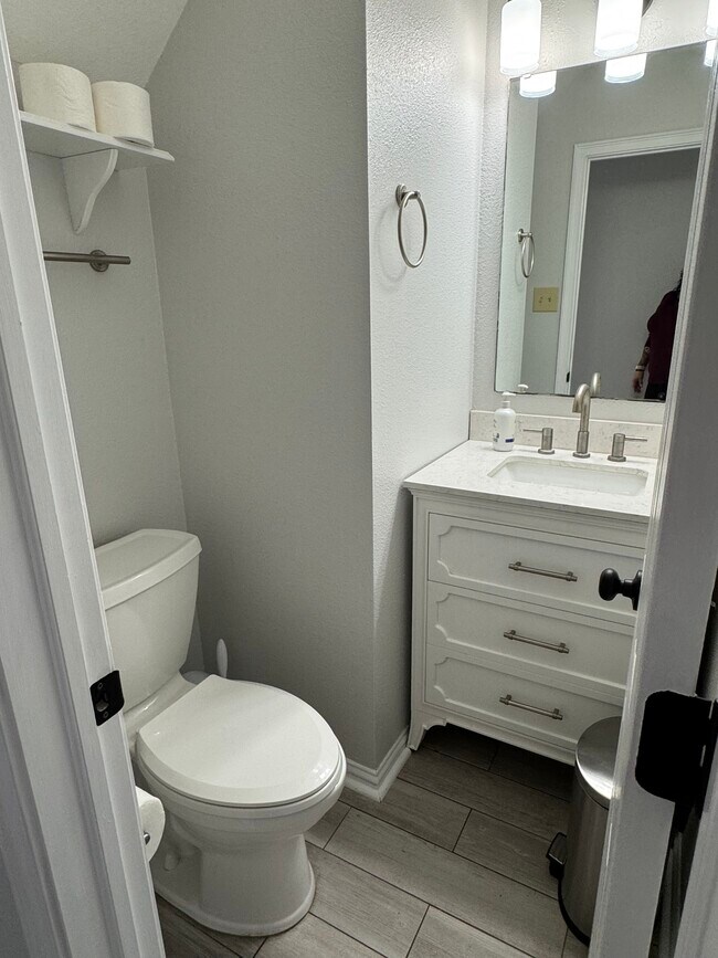 Building Photo - 10226 Crooked Stick Dr