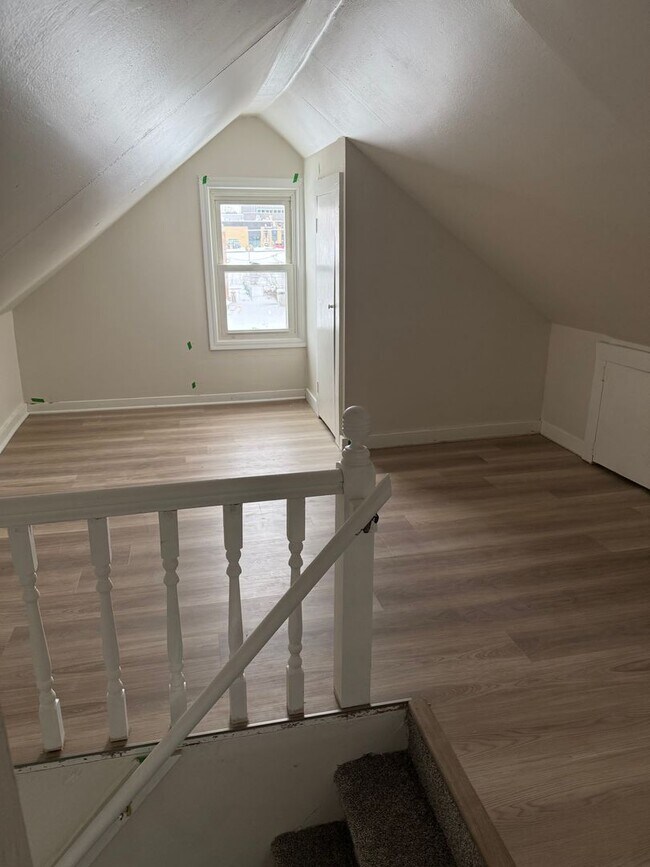 Building Photo - Newly Updated Home in Downtown Middleton