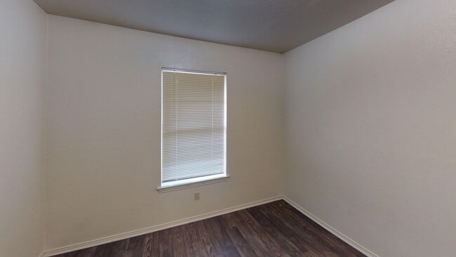 Building Photo - Carroll Duplex