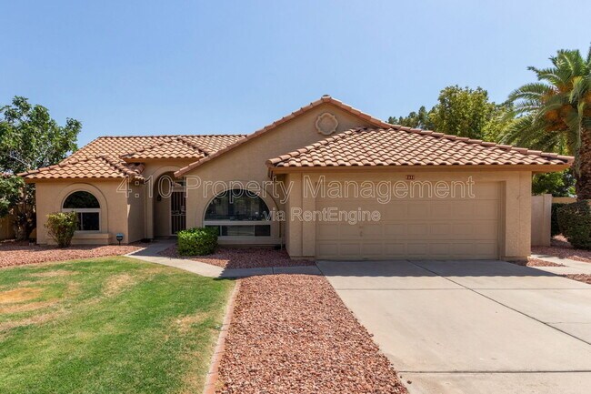 Building Photo - 2381 W Redwood Dr