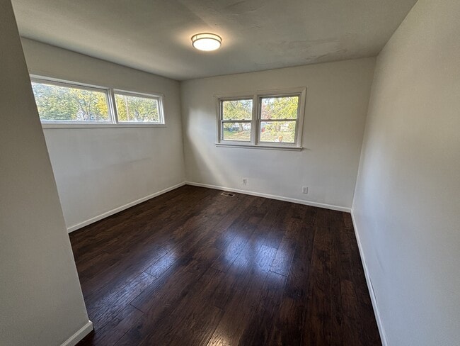 Building Photo - 5225 W 4th Ave