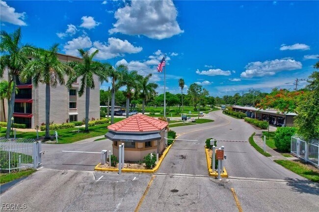 Building Photo - 7406 Lake Breeze Dr