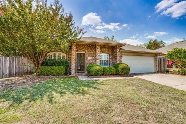 Building Photo - 1409 Meadowbrook Dr