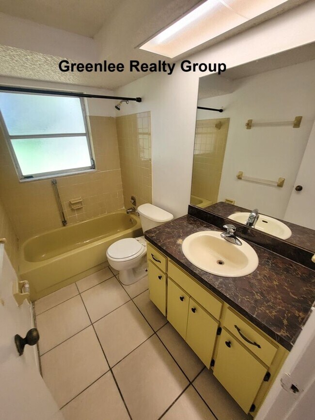 Building Photo - 2 Bedroom/2 Bath Home in Port Richey- Pet ...