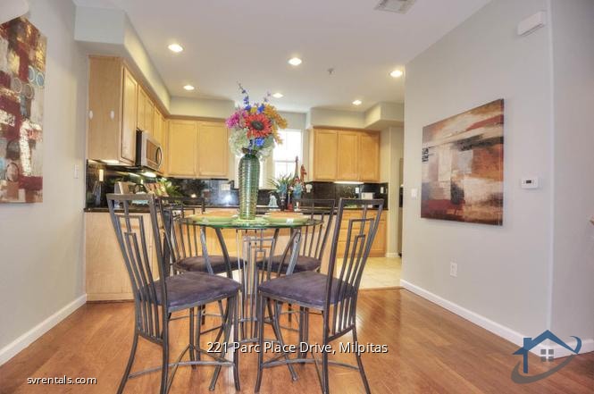 Building Photo - 221 Parc Place Dr