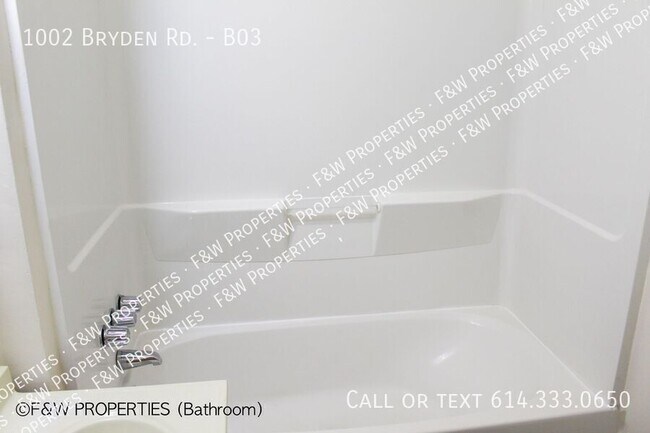 Building Photo - 1002 Bryden Rd