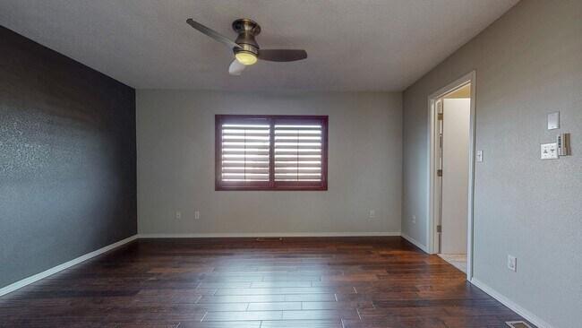 Building Photo - Vista Del Norte neighborhood 3 Bedroom