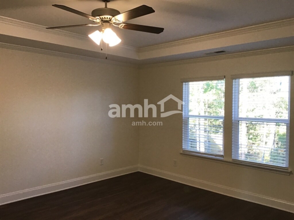 Building Photo - 84 Lindridge Dr