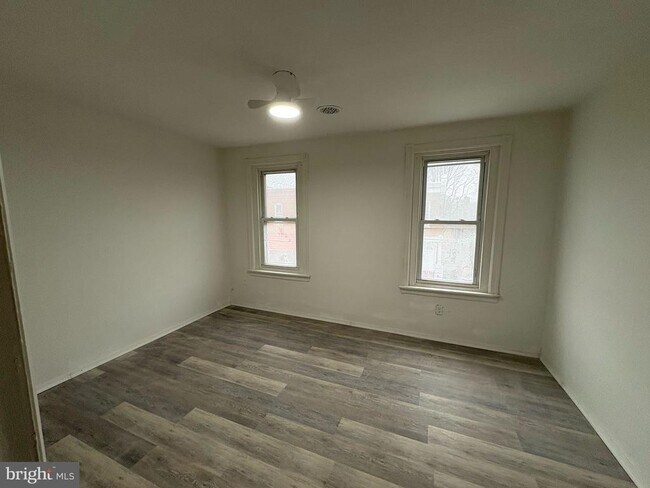 Building Photo - 5934 Spring St