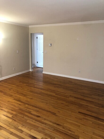 Building Photo - 1307 Hope St