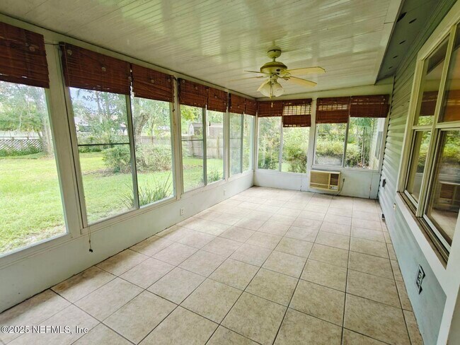 Building Photo - 1845 Weston Cir