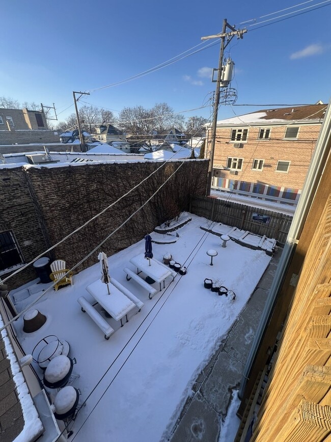 Building Photo - 4008 N Leclaire Ave