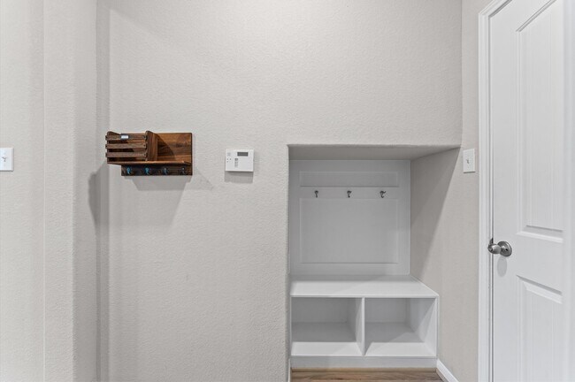 Building Photo - 5343 Marisol Cv Dr