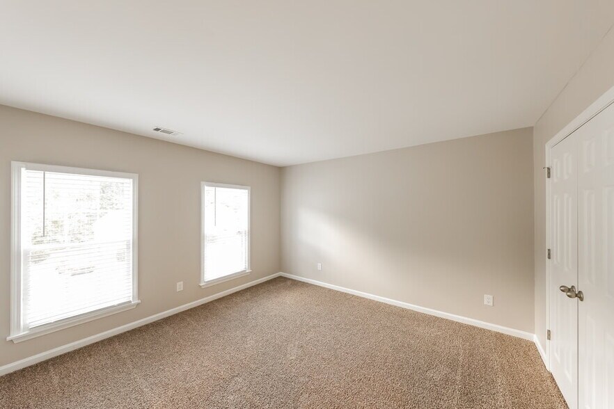 Building Photo - 186 Championship Ct